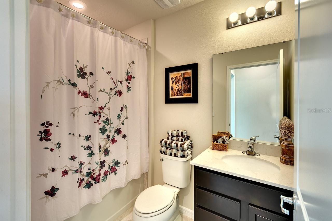 Image 3 of 32 For 8921 Royal River Circle