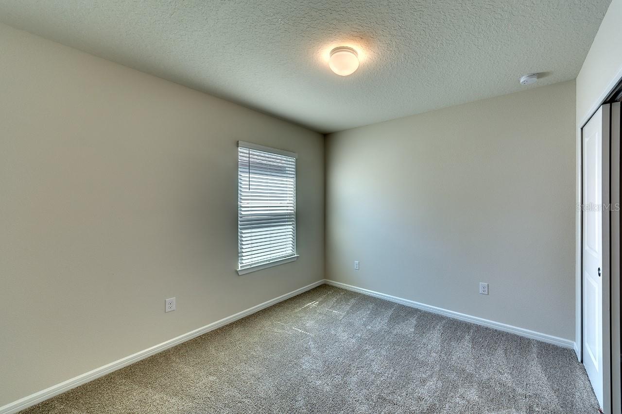 Image 4 of 32 For 8921 Royal River Circle