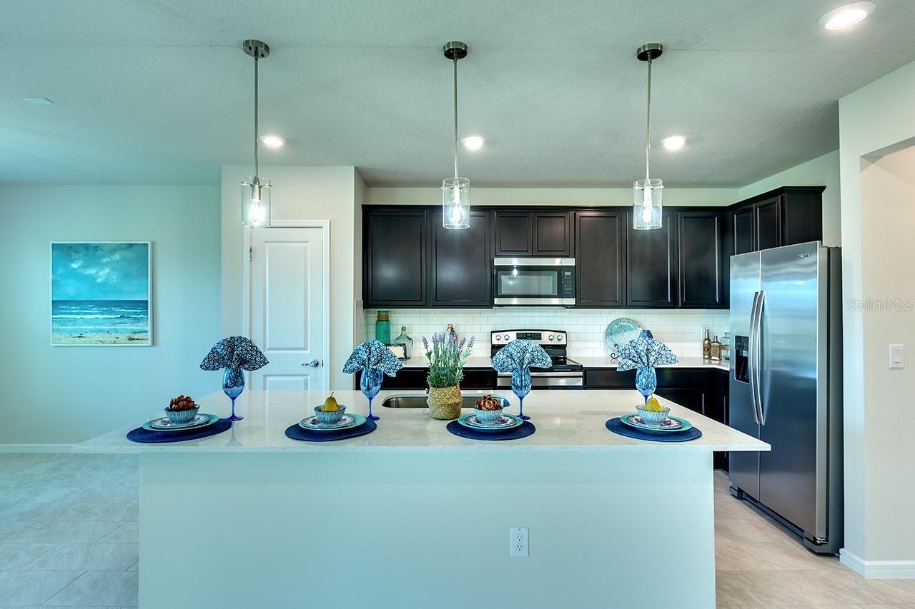 Image 7 of 32 For 8921 Royal River Circle