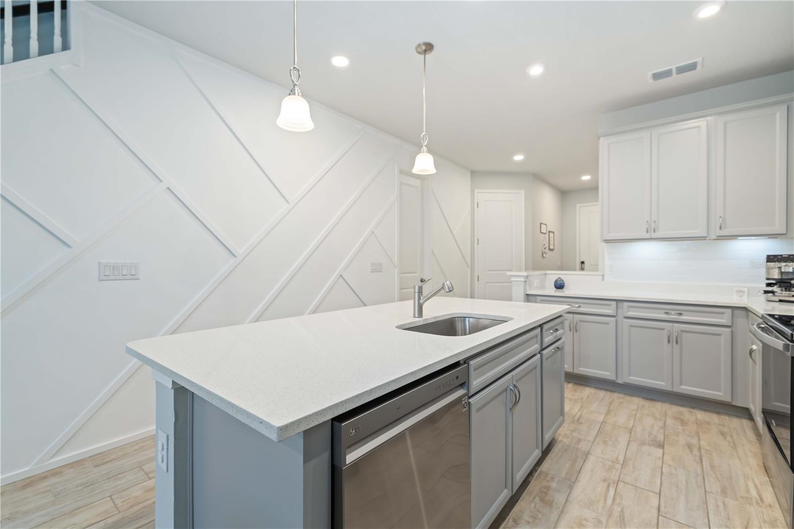 Image 11 of 36 For 5658 Silverbridge Trail