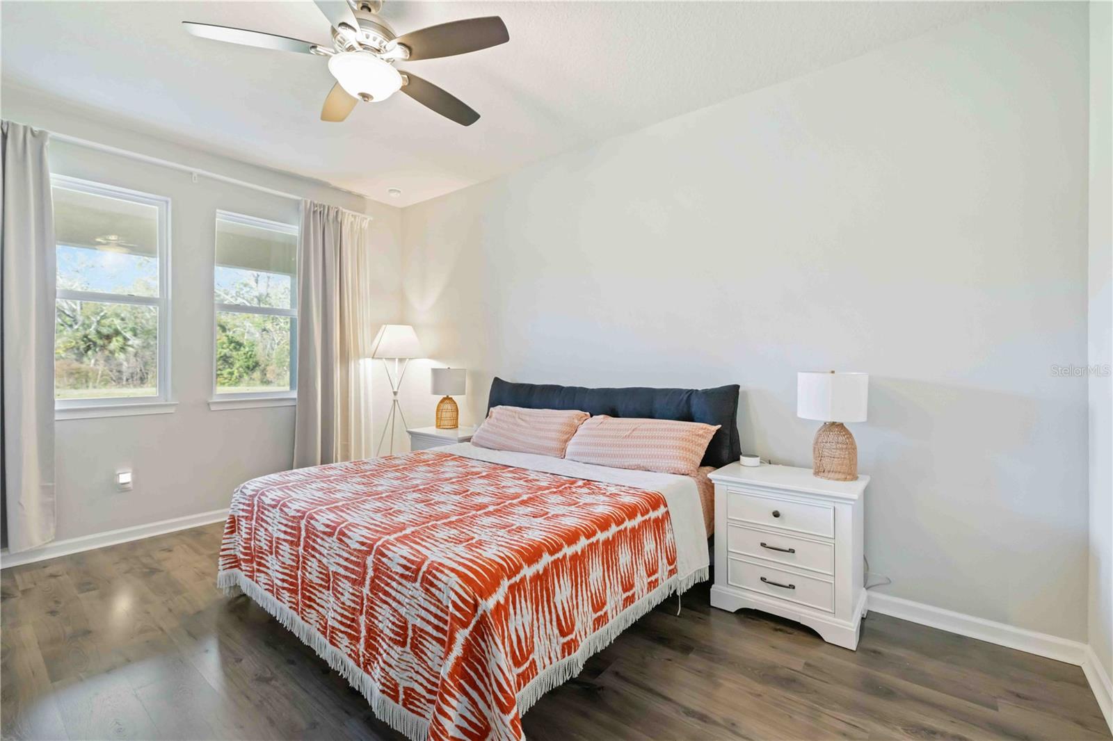 Image 12 of 36 For 5658 Silverbridge Trail