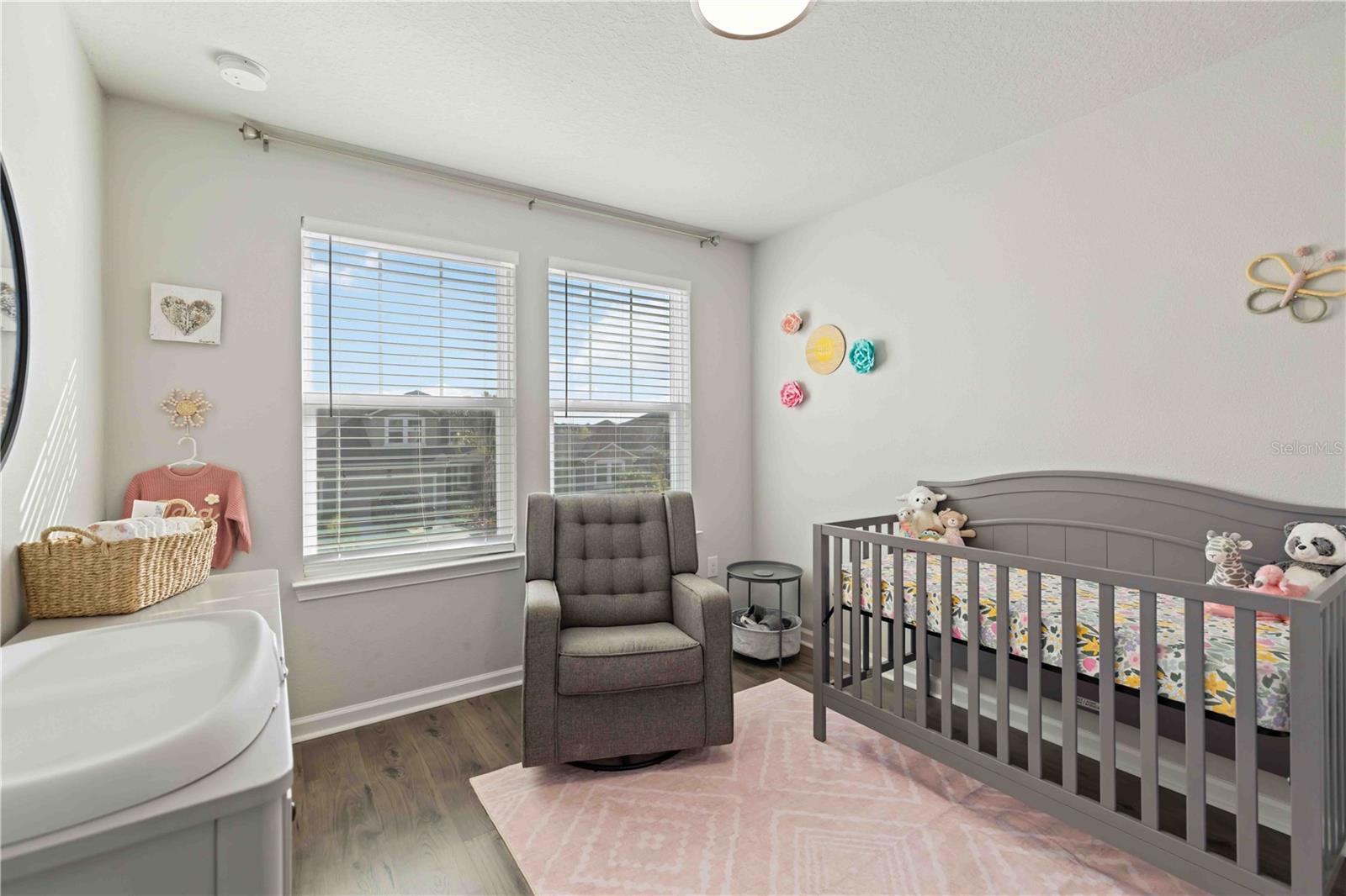 Image 18 of 36 For 5658 Silverbridge Trail