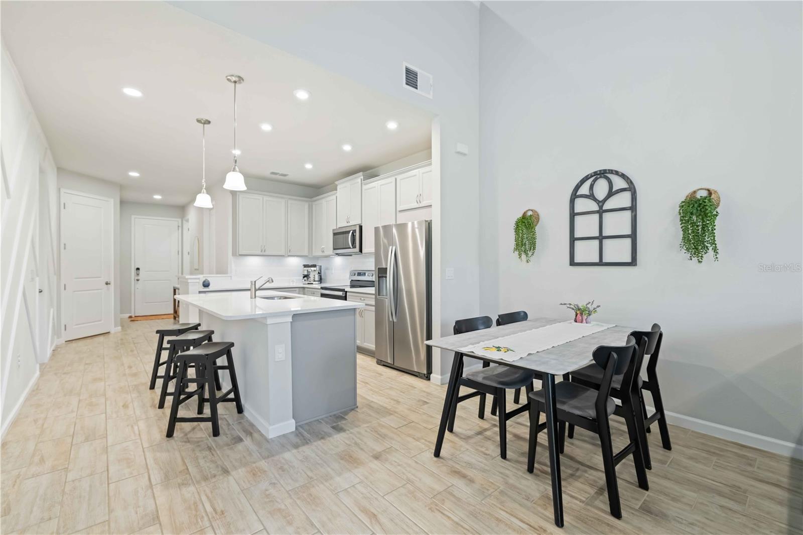 Image 7 of 36 For 5658 Silverbridge Trail