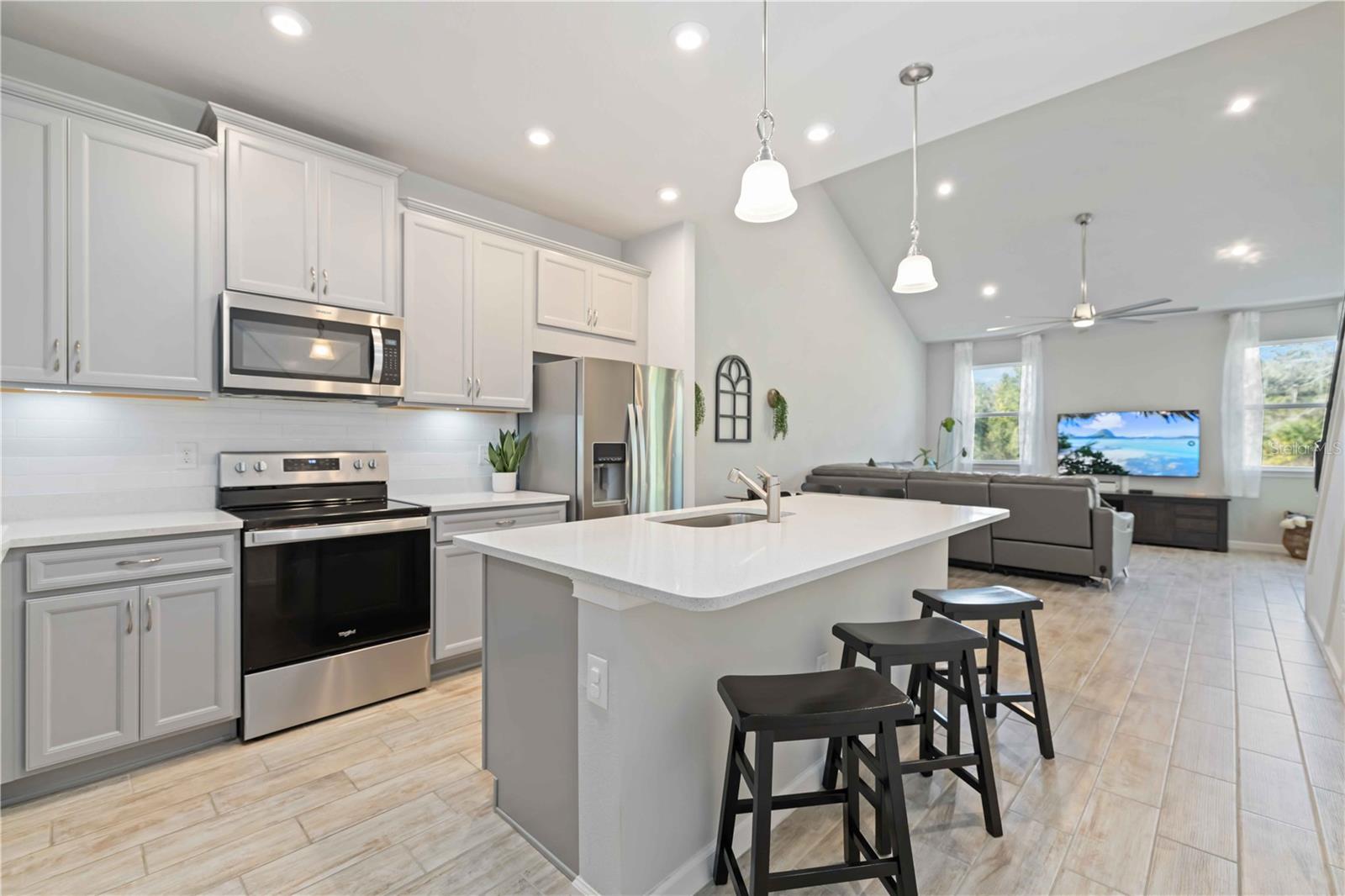 Image 8 of 36 For 5658 Silverbridge Trail