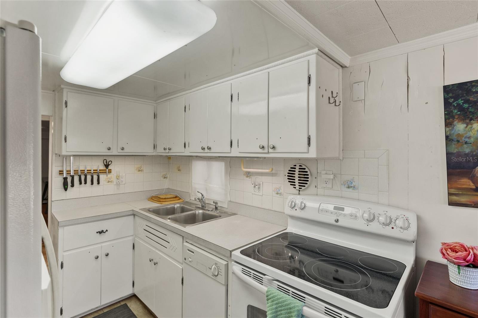 Image 12 of 25 For 620 49th Avenue W