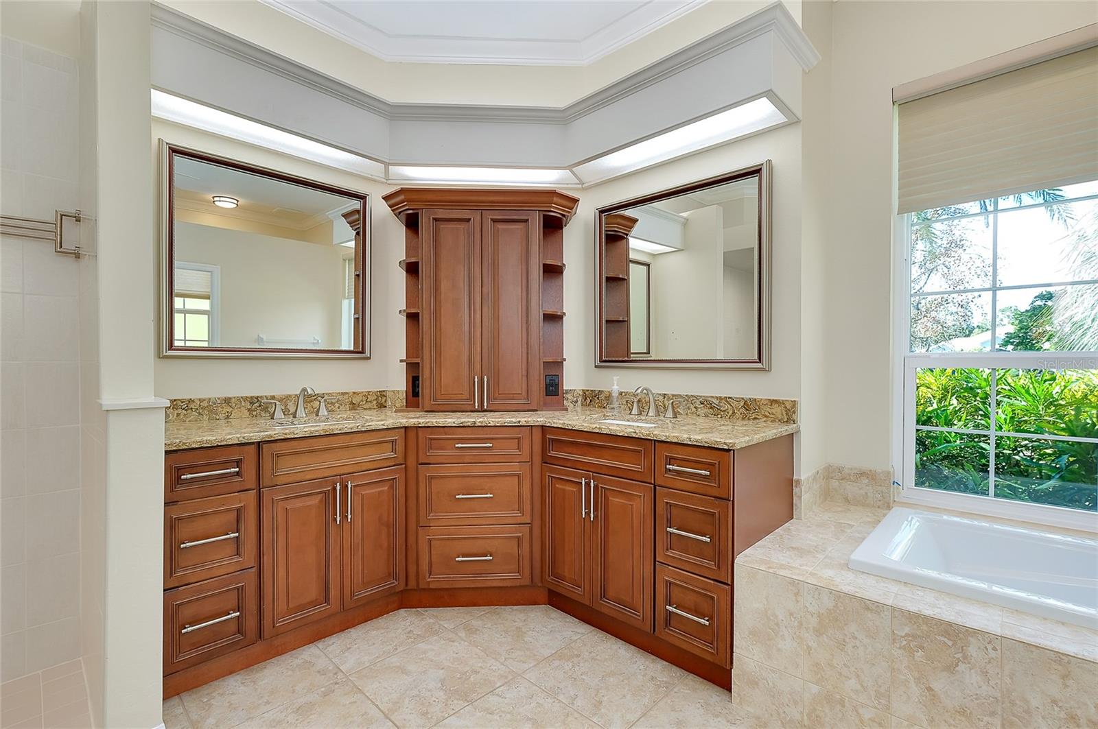 Image 43 of 100 For 6614 Tallmast Circle