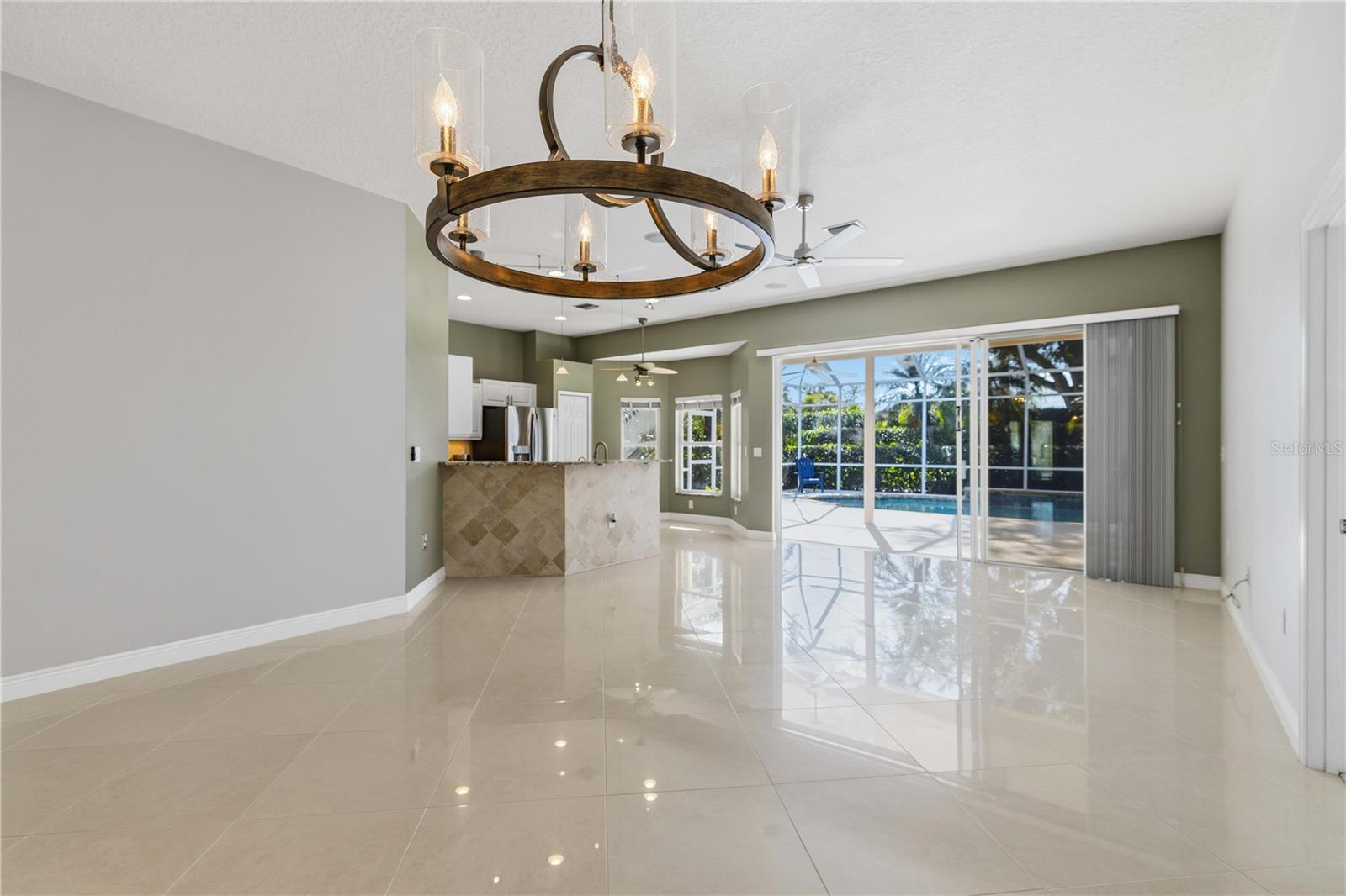 Image 18 of 63 For 6991 Superior Street Circle