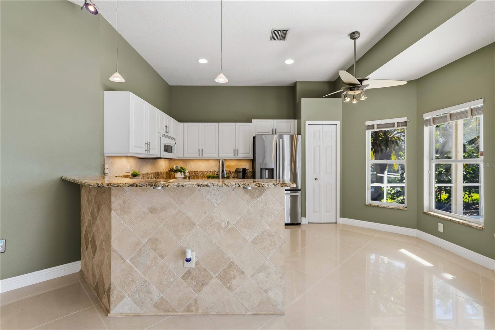 Image 20 of 63 For 6991 Superior Street Circle