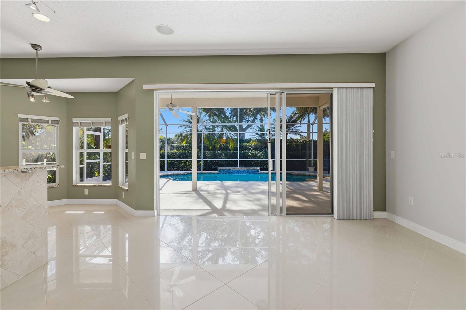 Image 4 of 63 For 6991 Superior Street Circle