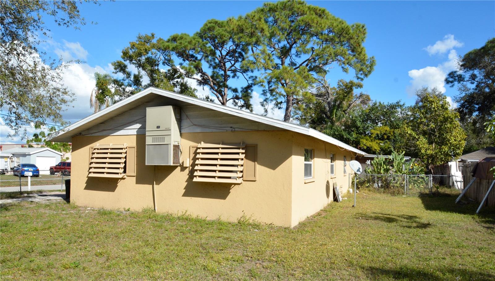 Image 10 of 11 For 2100 9th Street