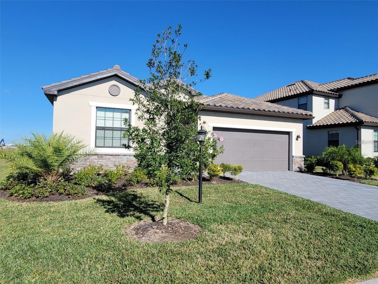 Image 2 of 7 For 15719 Islandwalk Avenue