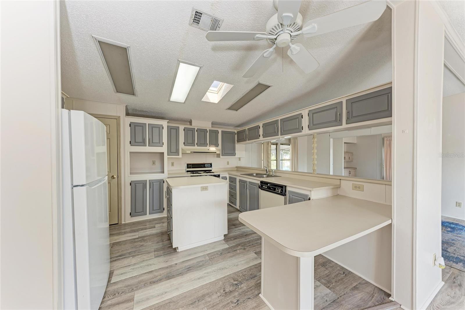 Image 15 of 60 For 1306 41st Avenue E