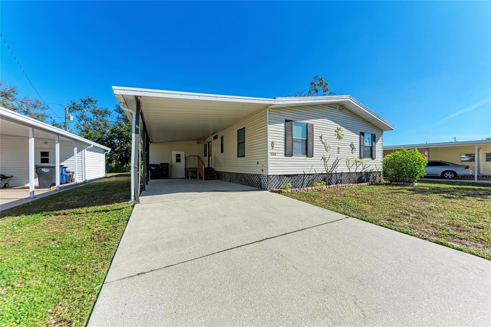 Image 2 of 60 For 1306 41st Avenue E