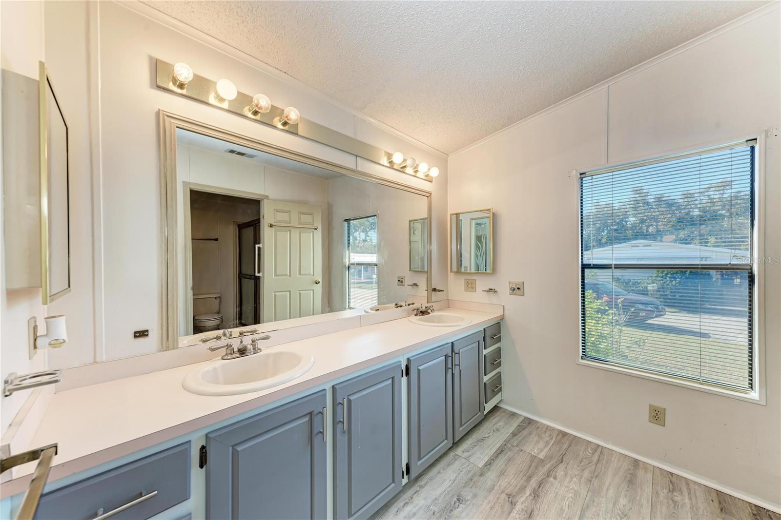 Image 24 of 60 For 1306 41st Avenue E