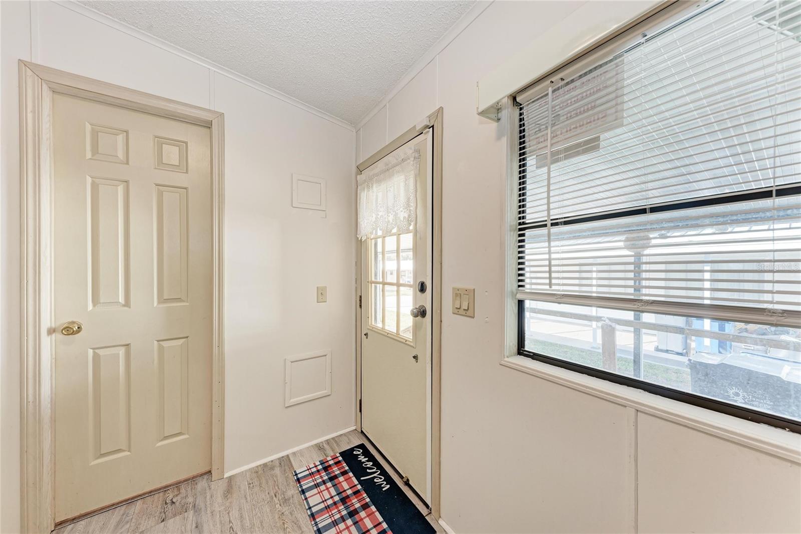 Image 6 of 60 For 1306 41st Avenue E