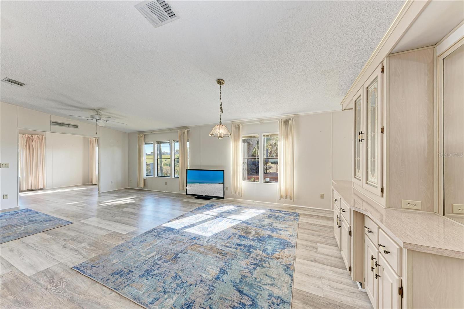 Image 7 of 60 For 1306 41st Avenue E