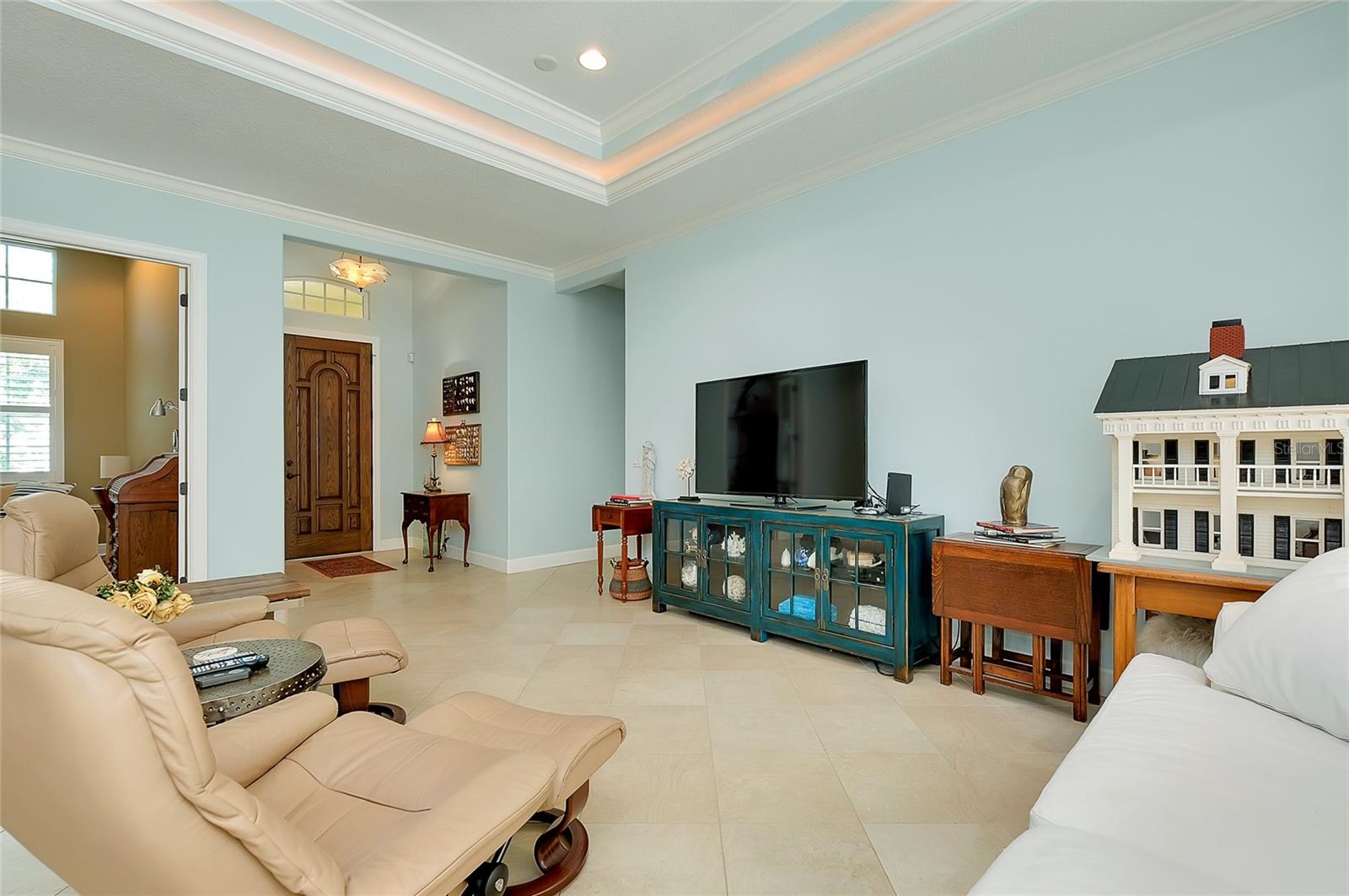 Image 13 of 100 For 641 Venice Avenue