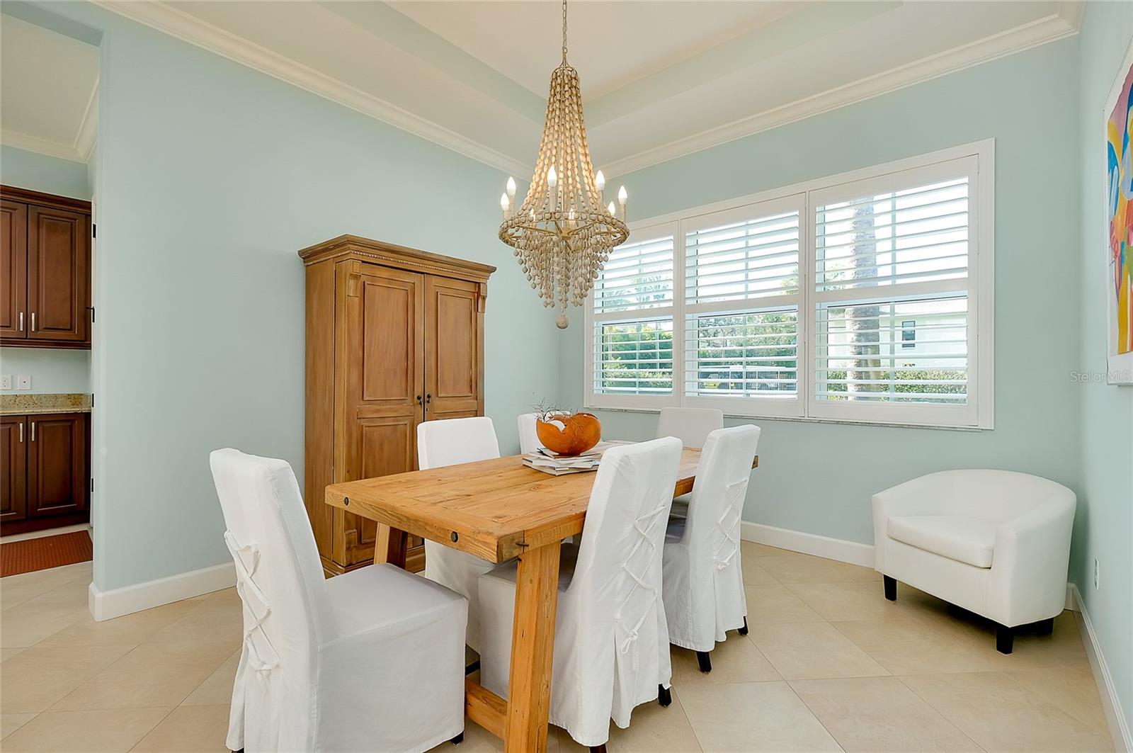 Image 28 of 100 For 641 Venice Avenue