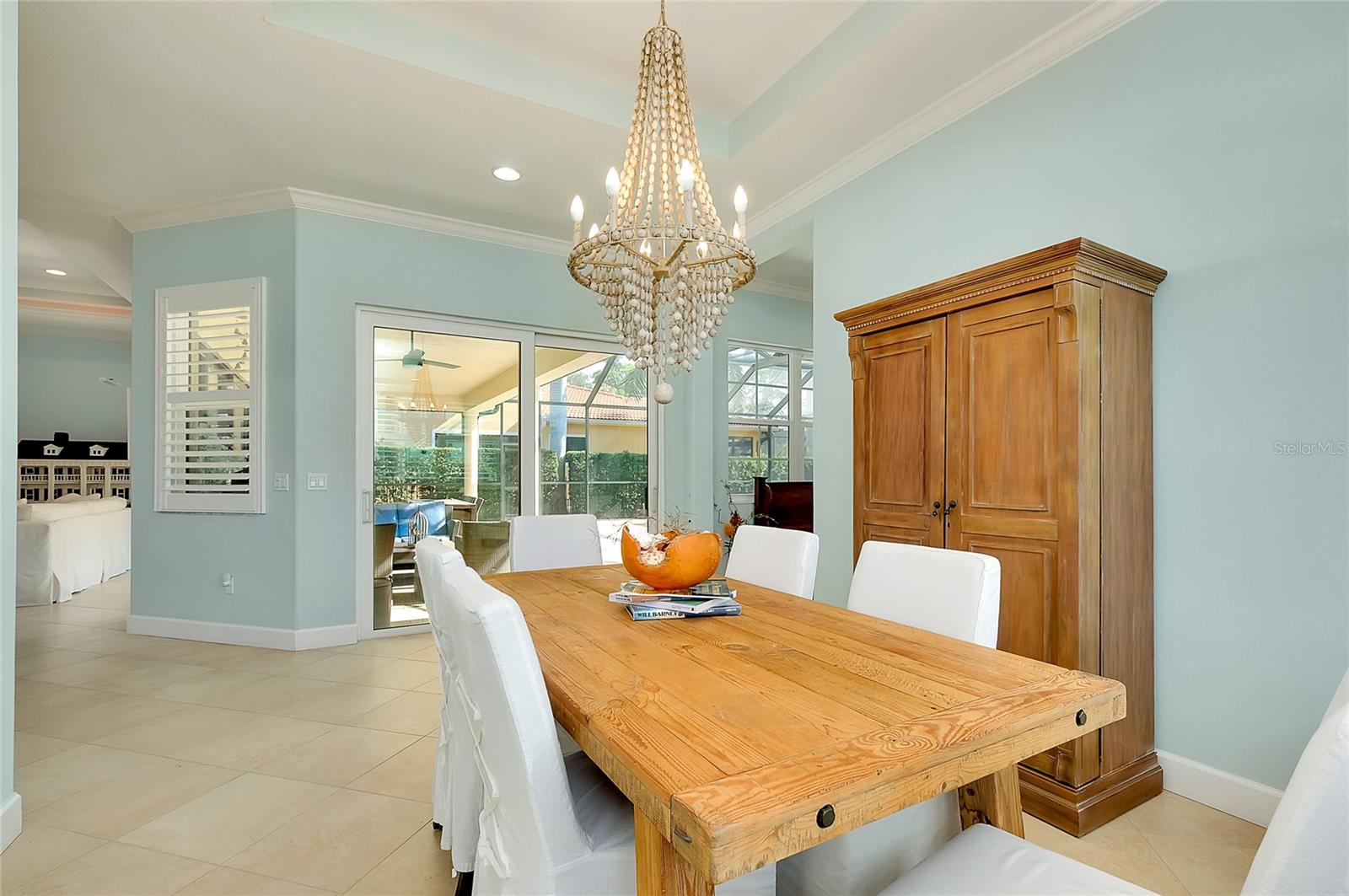 Image 29 of 100 For 641 Venice Avenue