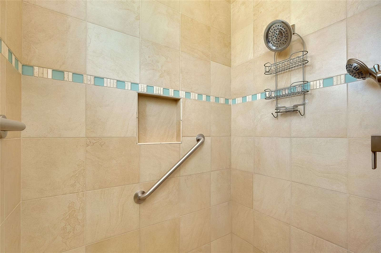 Image 47 of 100 For 641 Venice Avenue