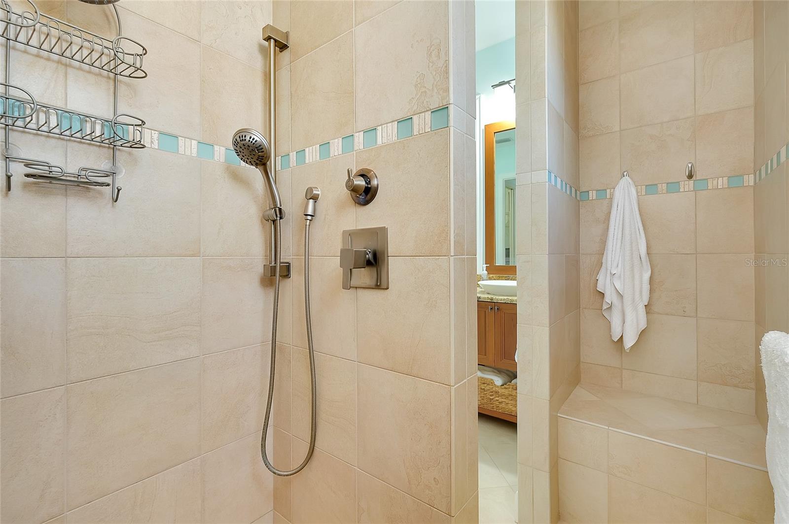 Image 48 of 100 For 641 Venice Avenue