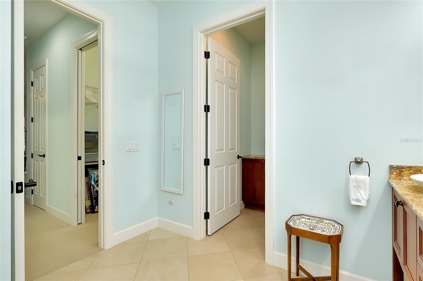 Image 51 of 100 For 641 Venice Avenue