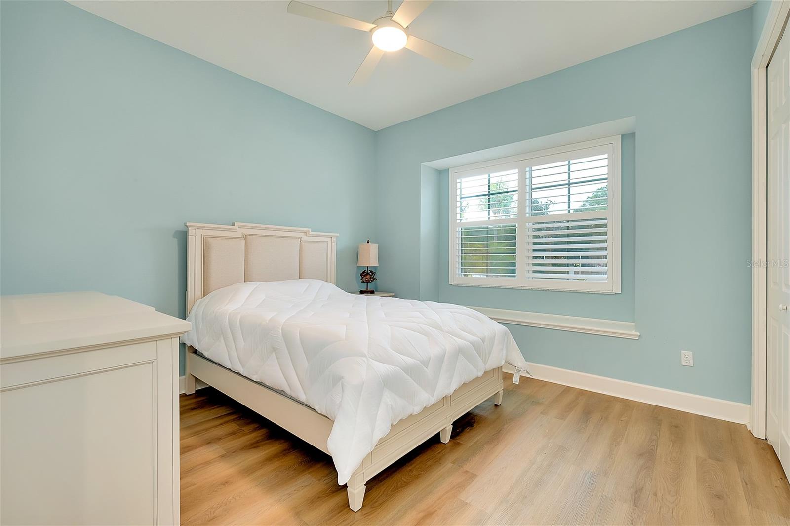 Image 52 of 100 For 641 Venice Avenue