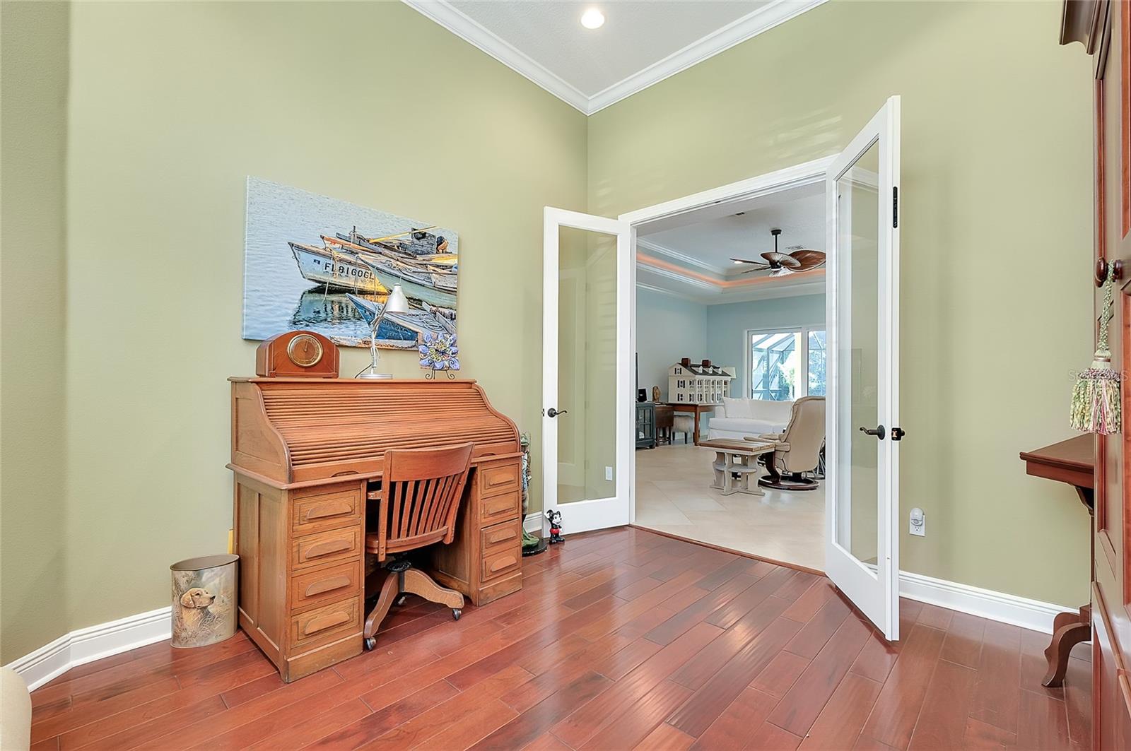 Image 62 of 100 For 641 Venice Avenue