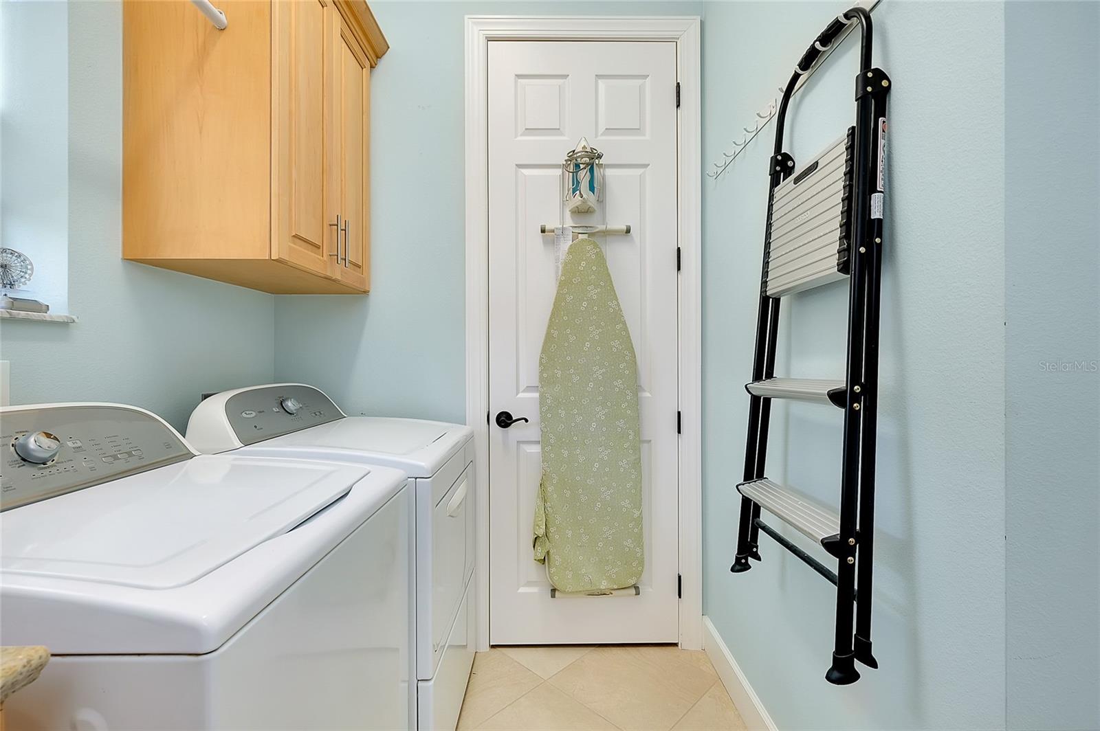 Image 64 of 100 For 641 Venice Avenue