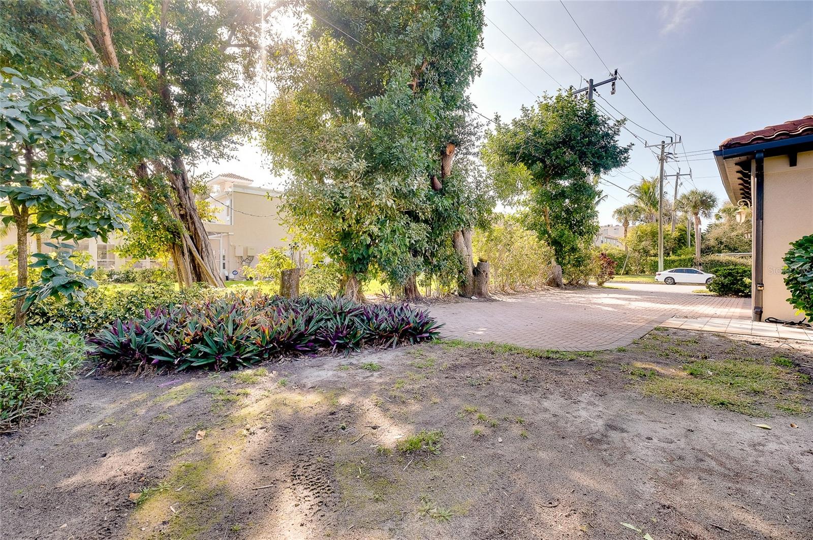 Image 80 of 100 For 641 Venice Avenue