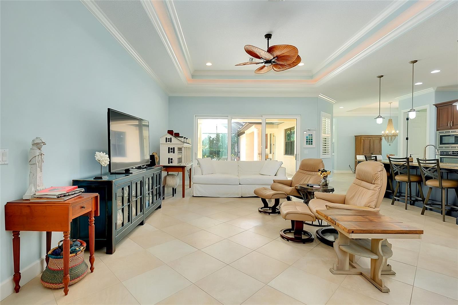 Image 9 of 100 For 641 Venice Avenue