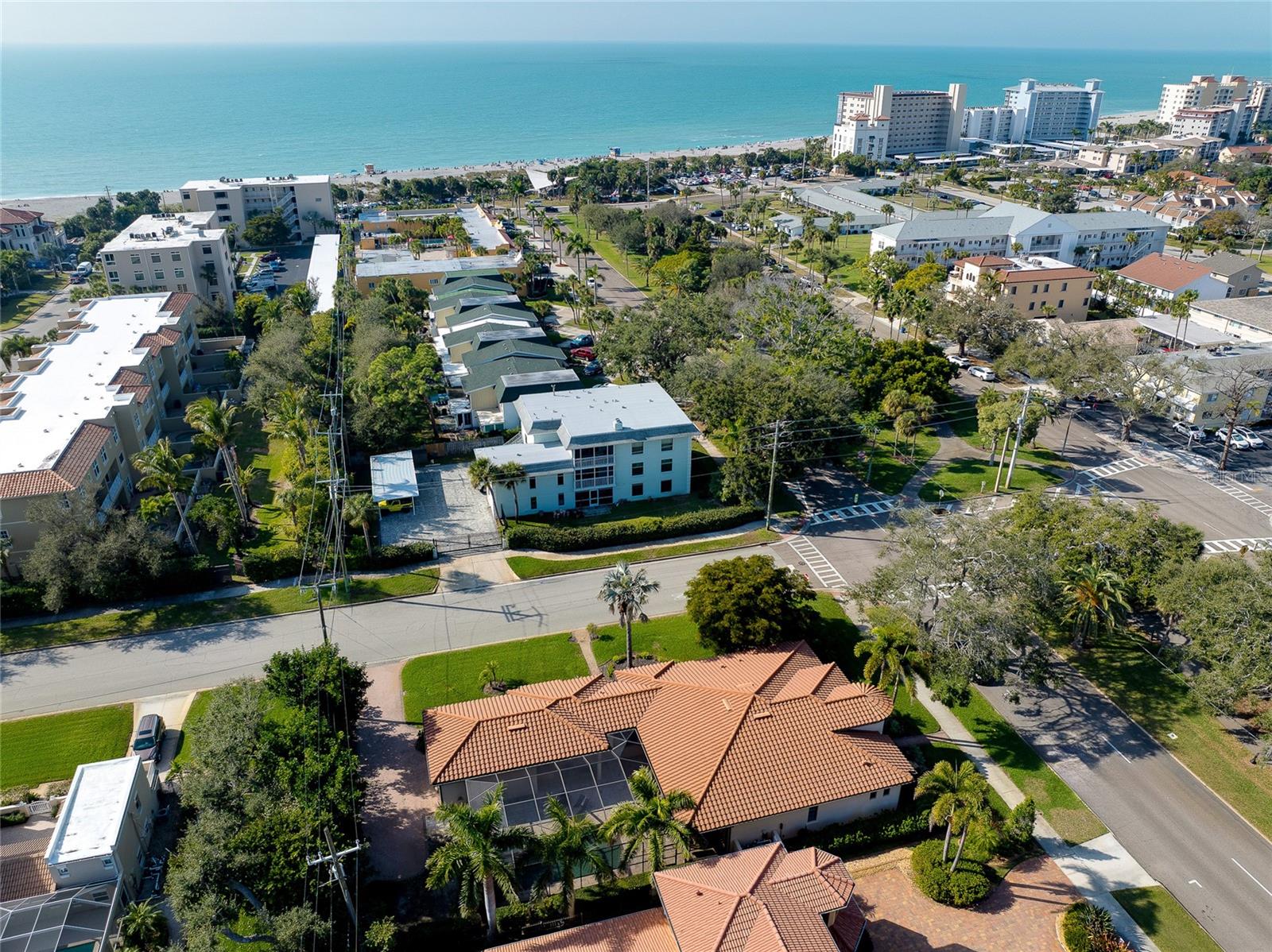 Image 94 of 100 For 641 Venice Avenue