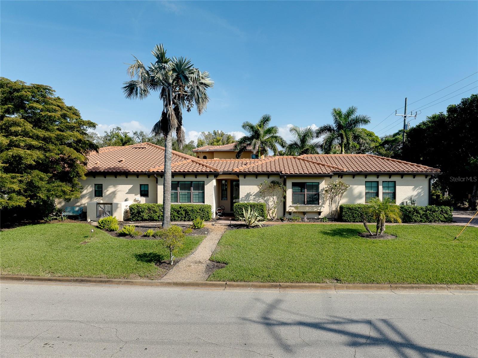 Image 98 of 100 For 641 Venice Avenue