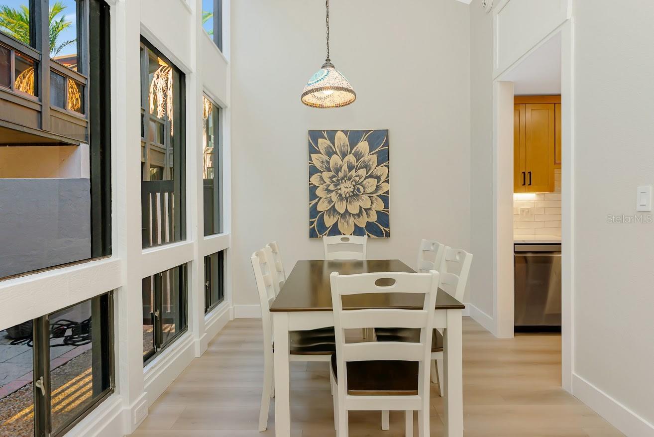 Image 17 of 40 For 800 Blvd Of The Presidents 16