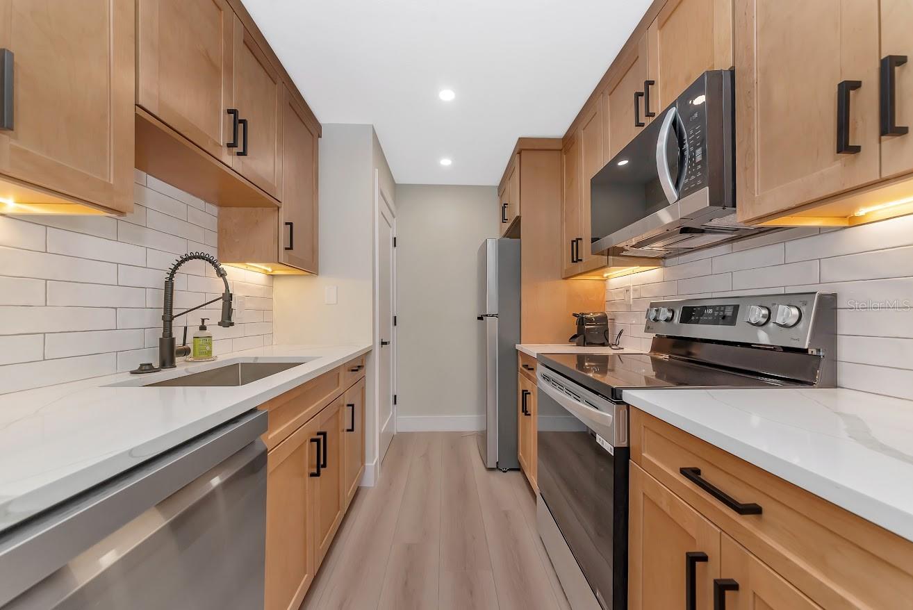 Image 19 of 40 For 800 Blvd Of The Presidents 16