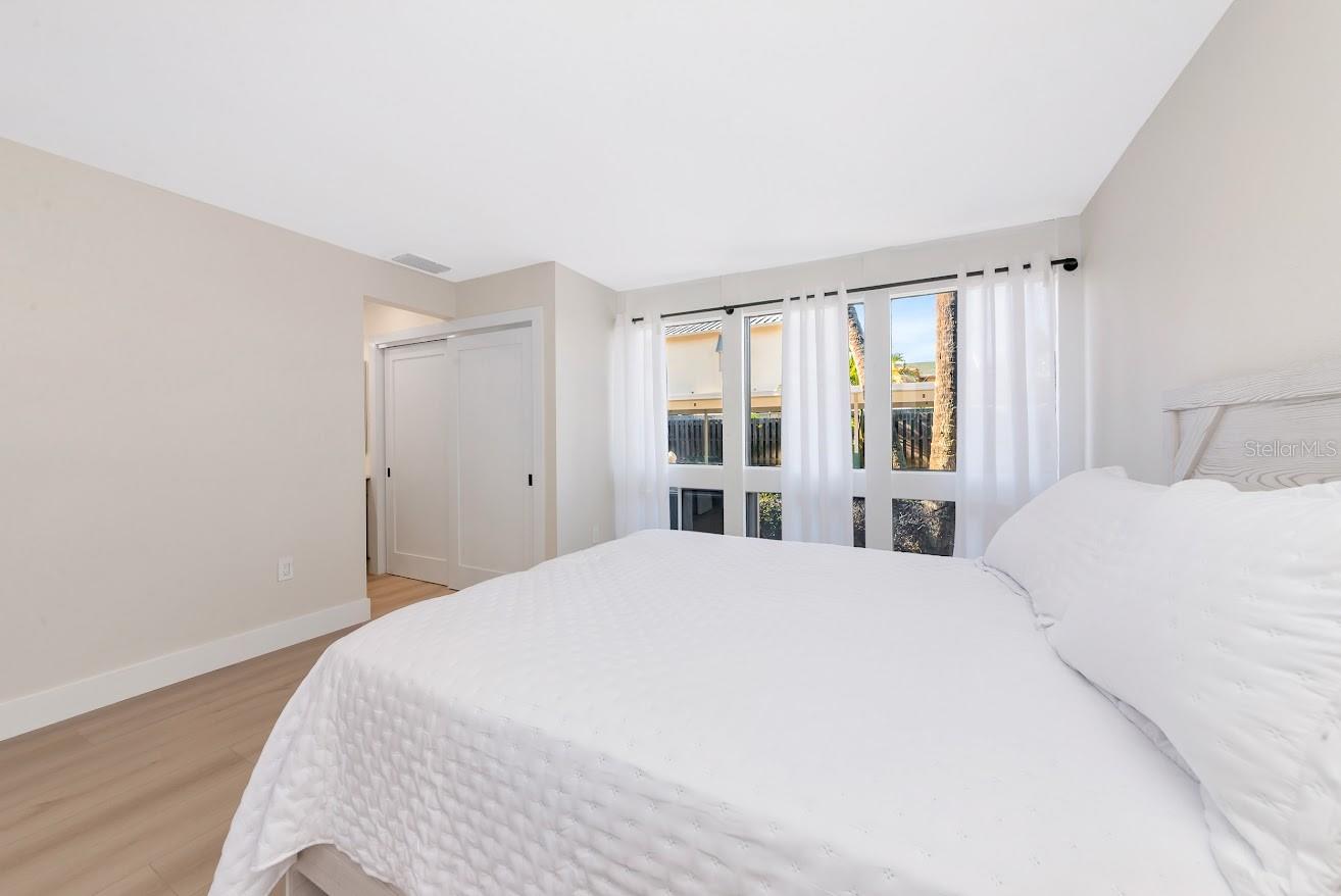 Image 23 of 40 For 800 Blvd Of The Presidents 16