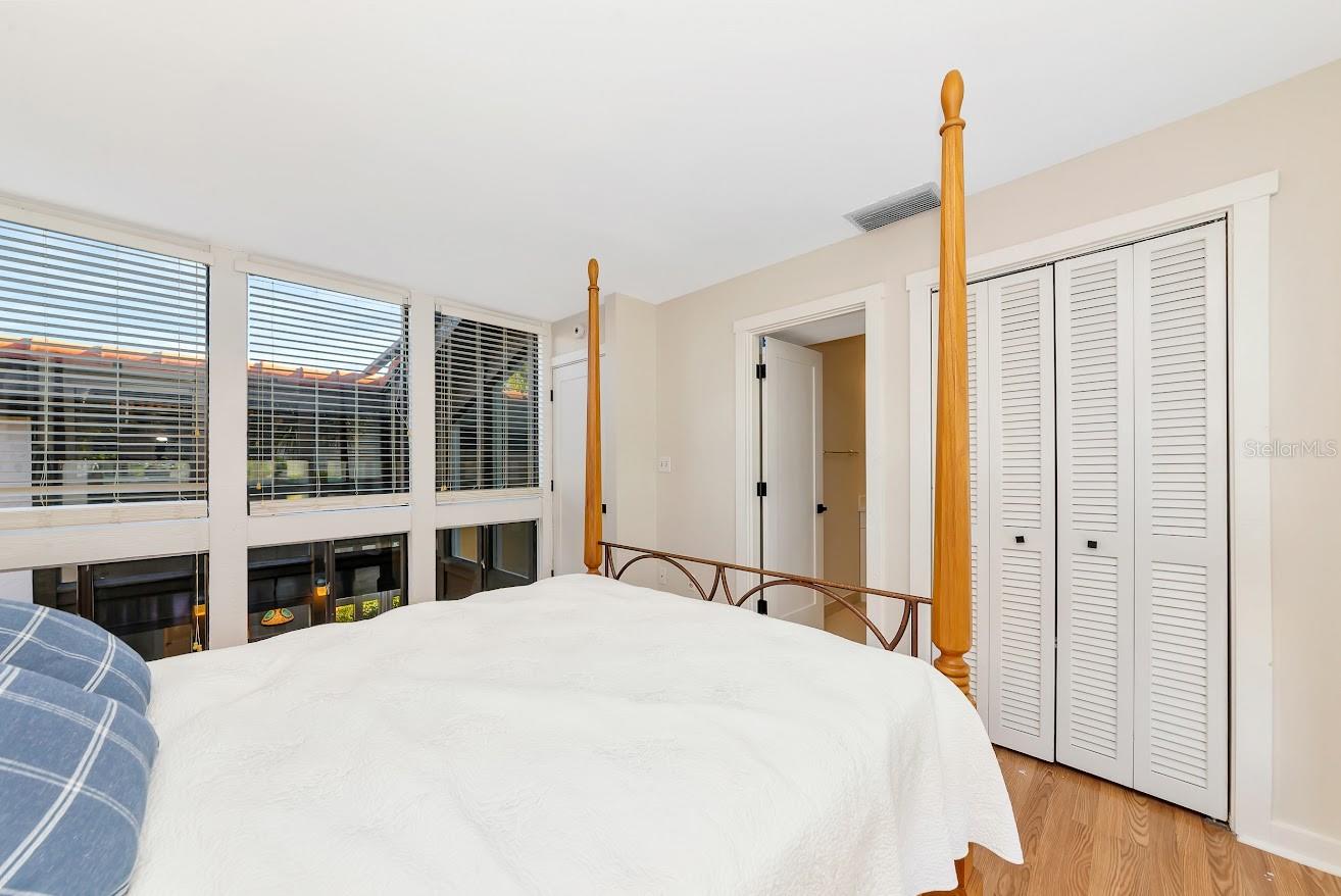 Image 31 of 40 For 800 Blvd Of The Presidents 16