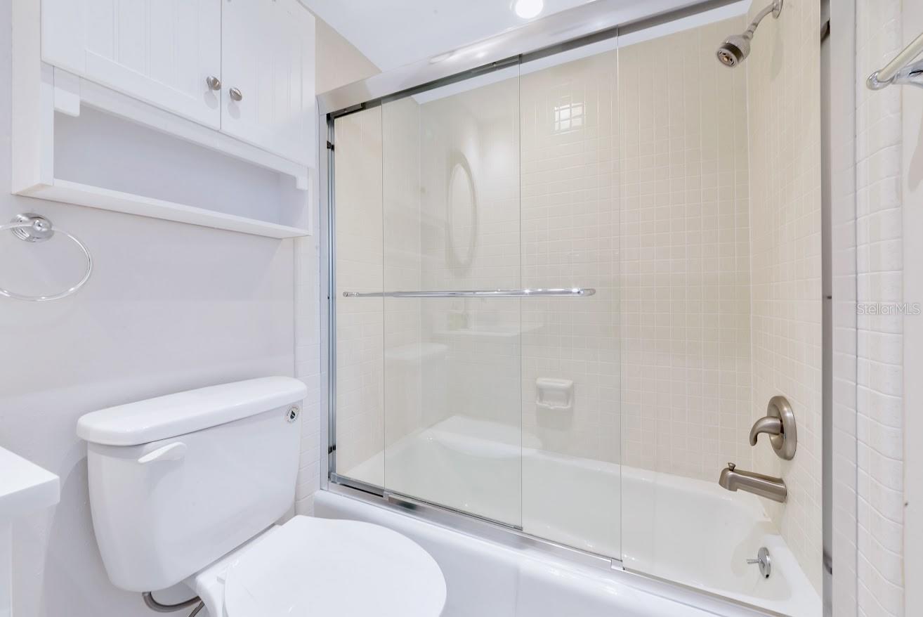 Image 33 of 40 For 800 Blvd Of The Presidents 16