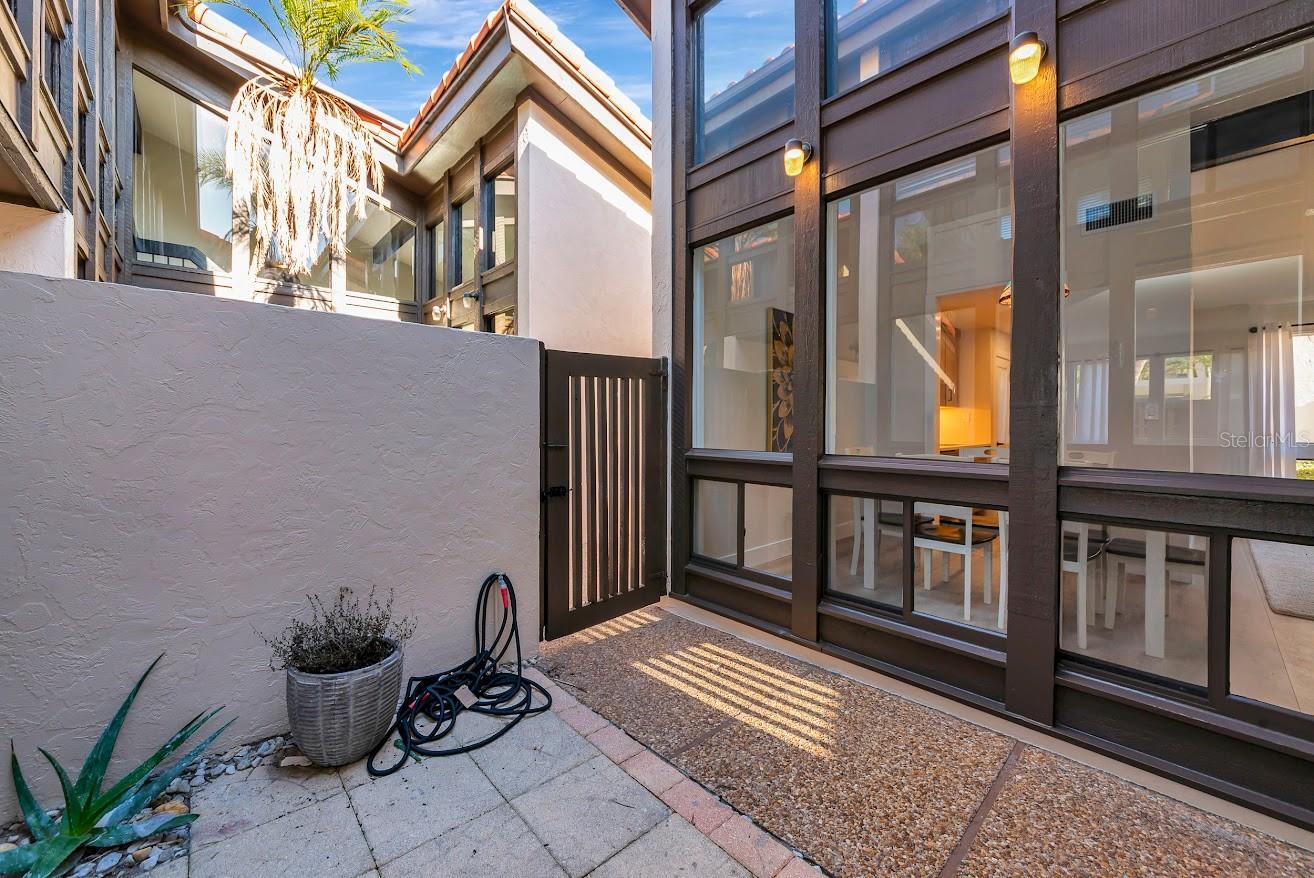 Image 5 of 40 For 800 Blvd Of The Presidents 16