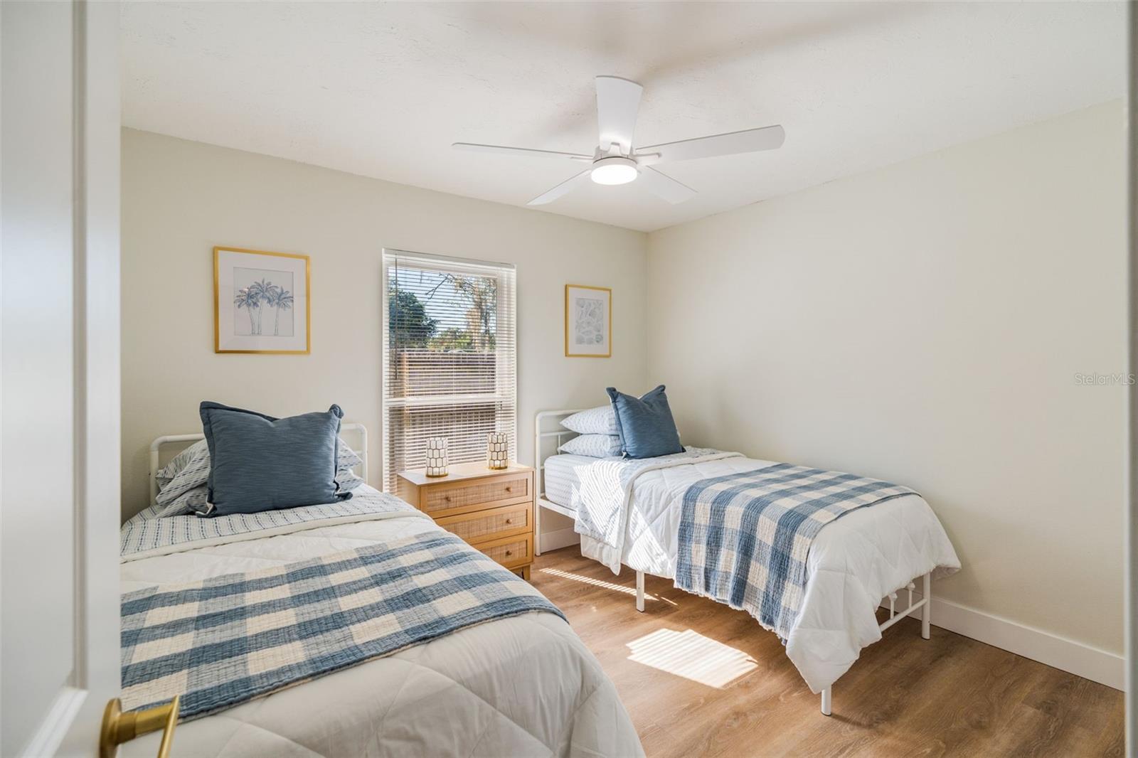 Image 24 of 29 For 4343 Arrow Avenue