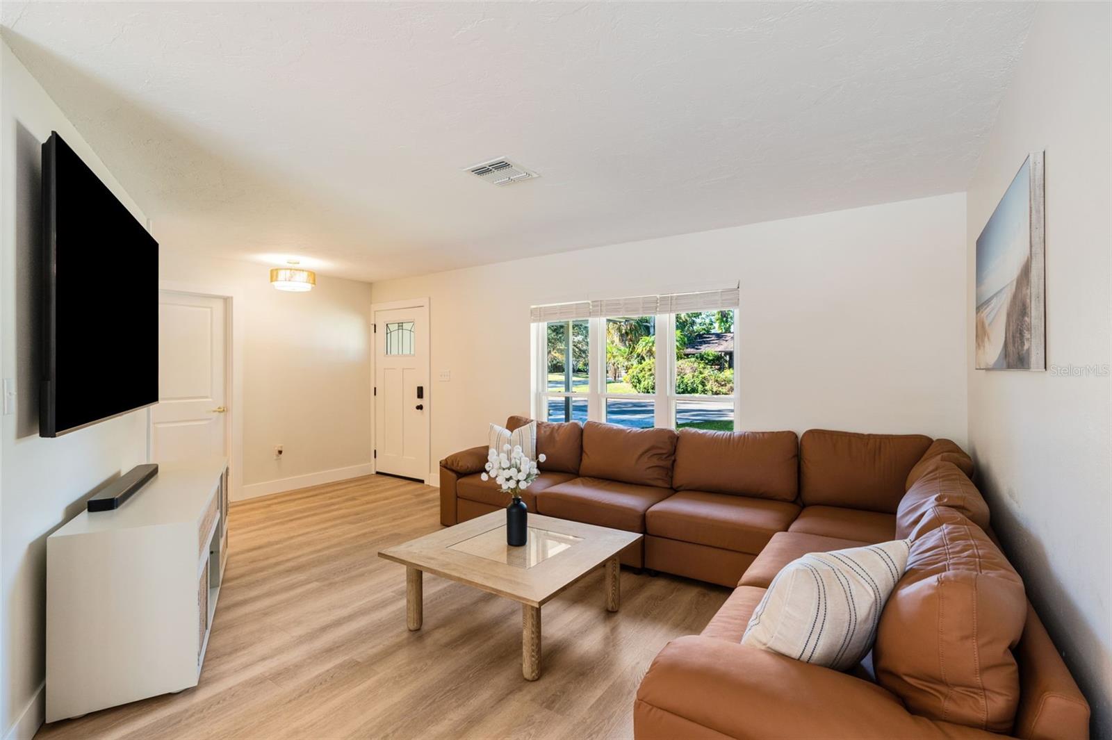 Image 4 of 29 For 4343 Arrow Avenue