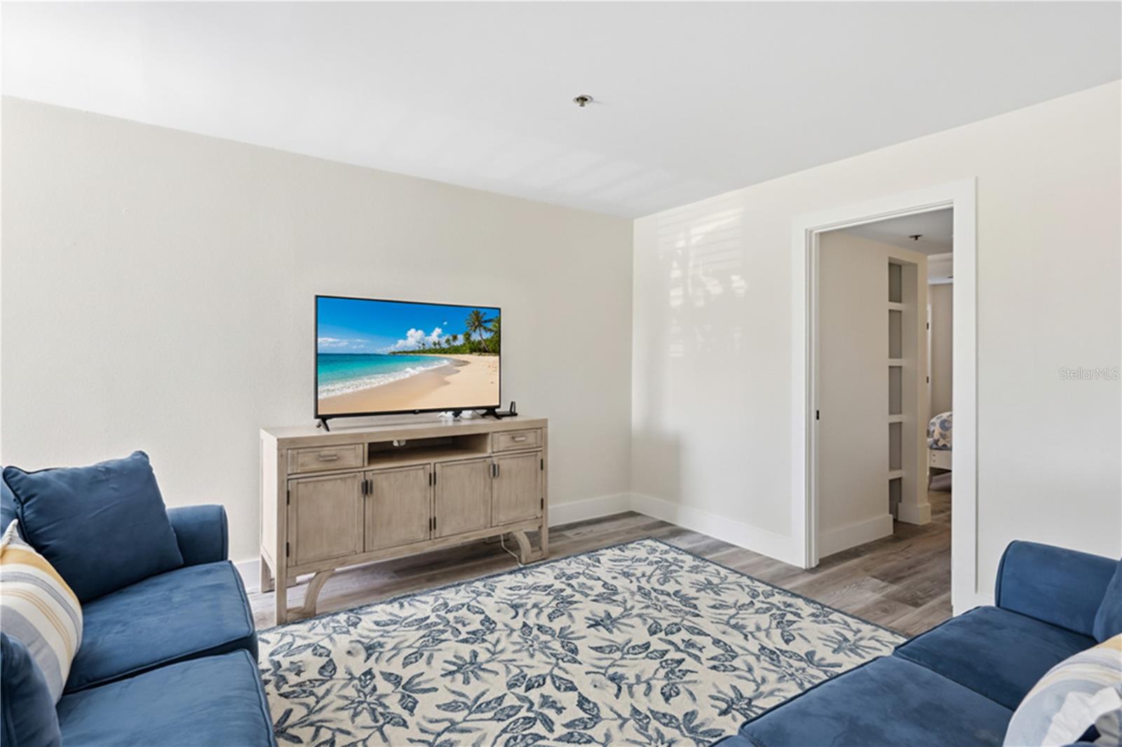 Image 4 of 33 For 3601 Bay Drive 106