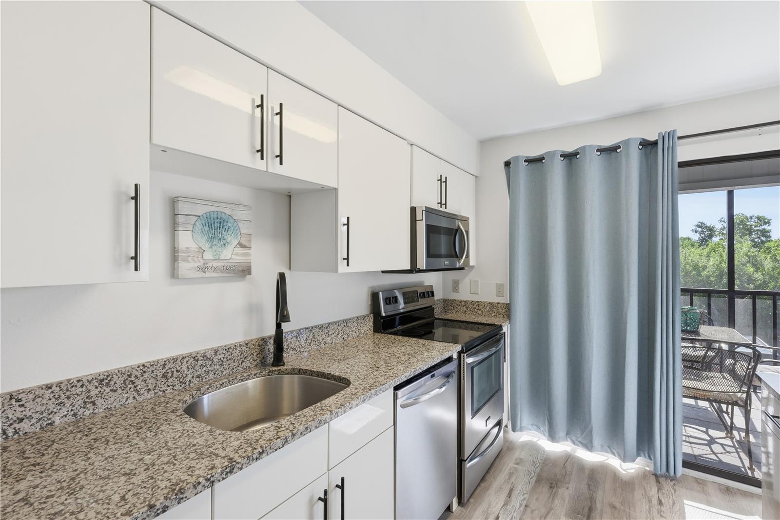 Image 7 of 33 For 3601 Bay Drive 106