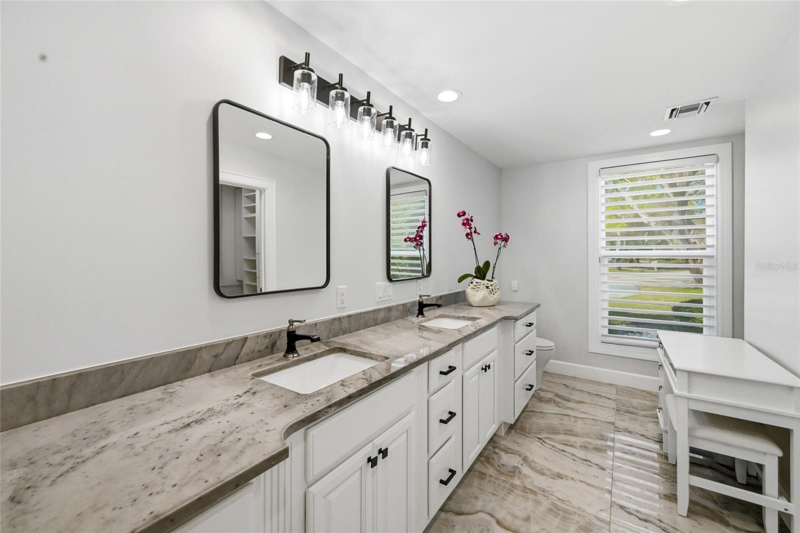 Image 42 of 83 For 1307 Riverview Circle