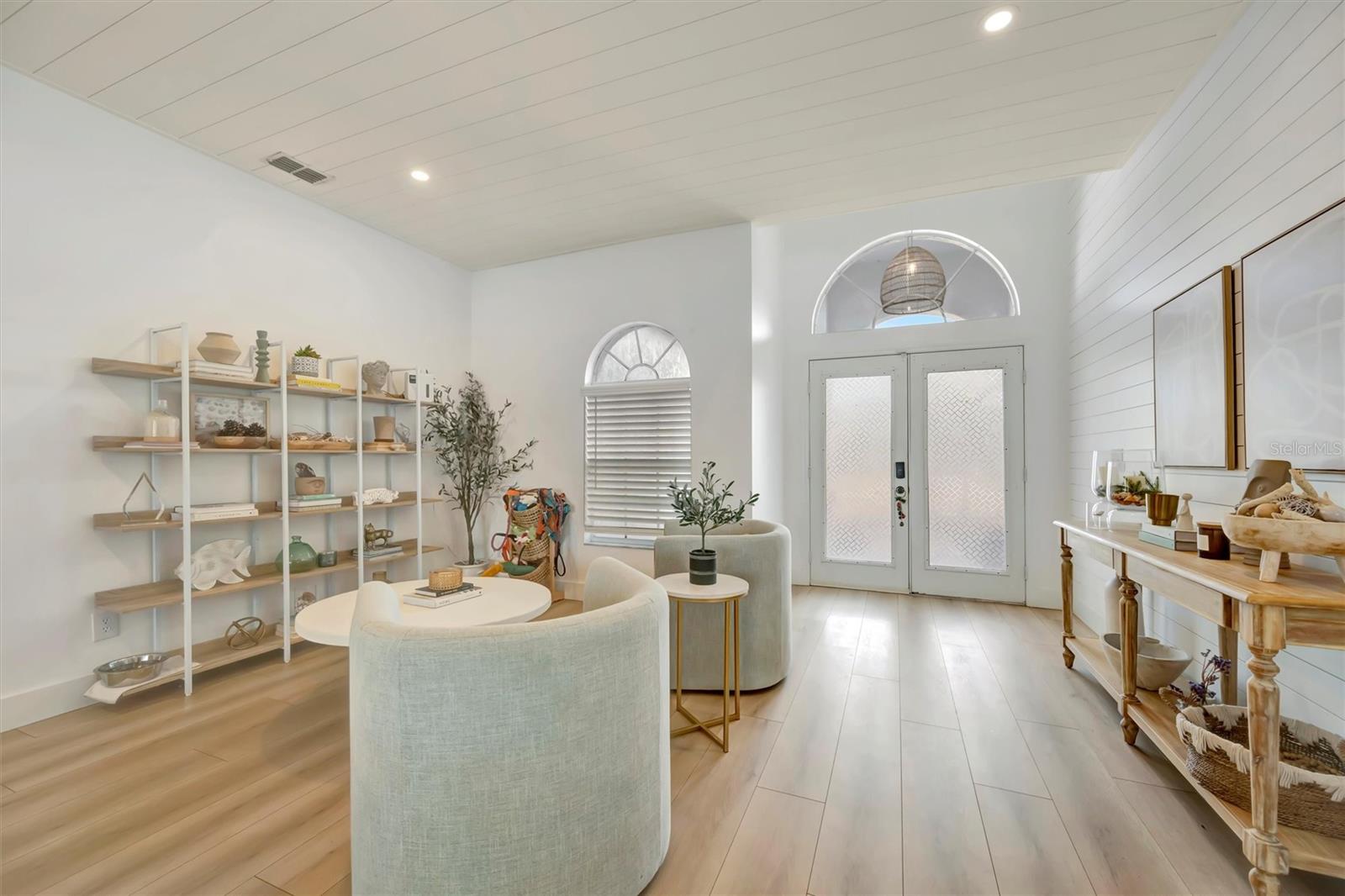 Image 14 of 74 For 5390 Matthew Court