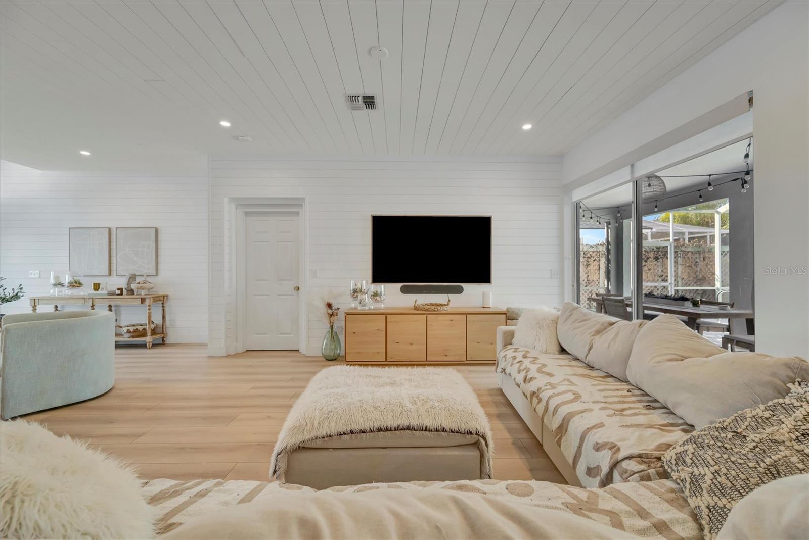 Image 21 of 74 For 5390 Matthew Court