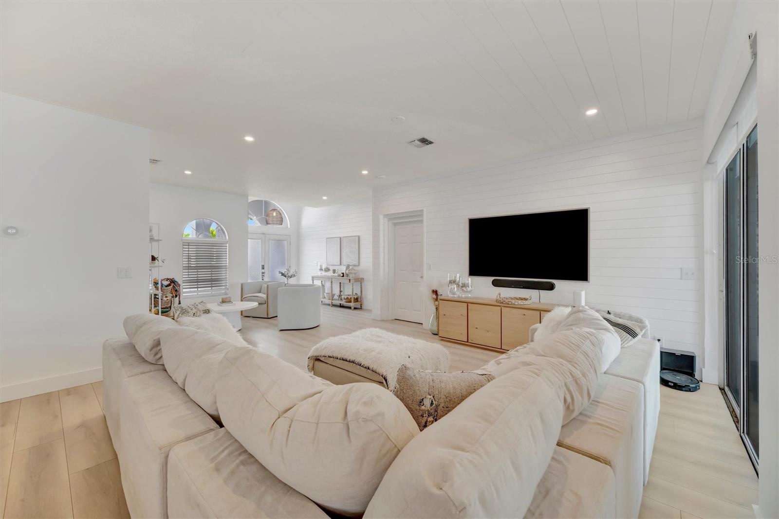 Image 23 of 74 For 5390 Matthew Court