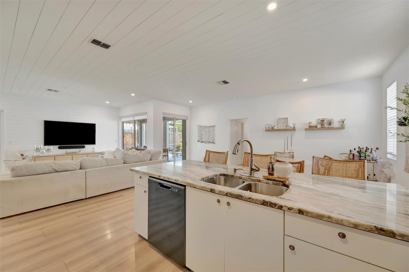 Image 29 of 74 For 5390 Matthew Court