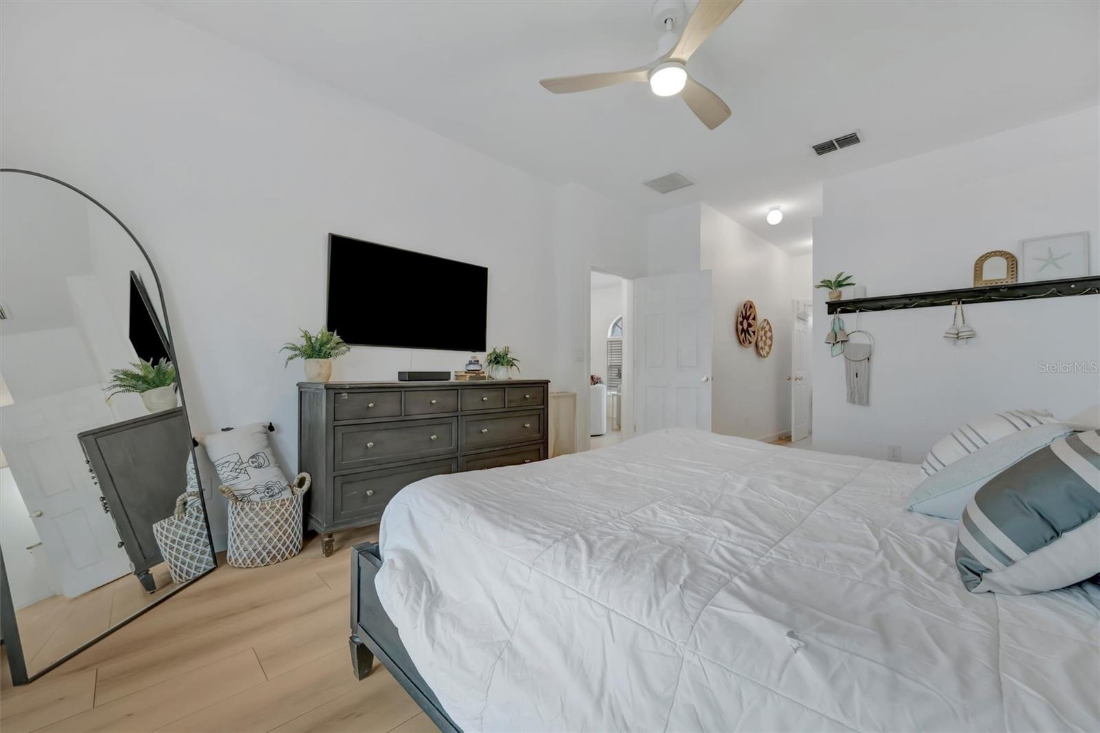 Image 36 of 74 For 5390 Matthew Court