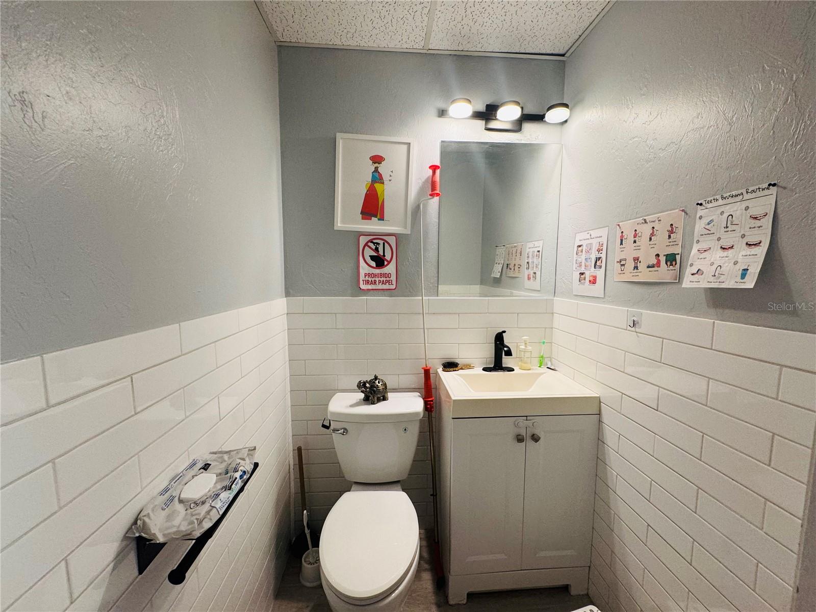 Image 12 of 26 For 4509 Bee Ridge Road E